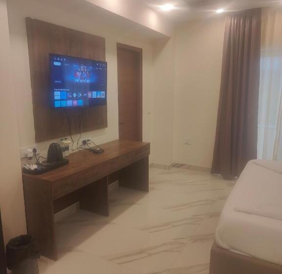اتاق کلاسیک سه تخته, Pk Boutique