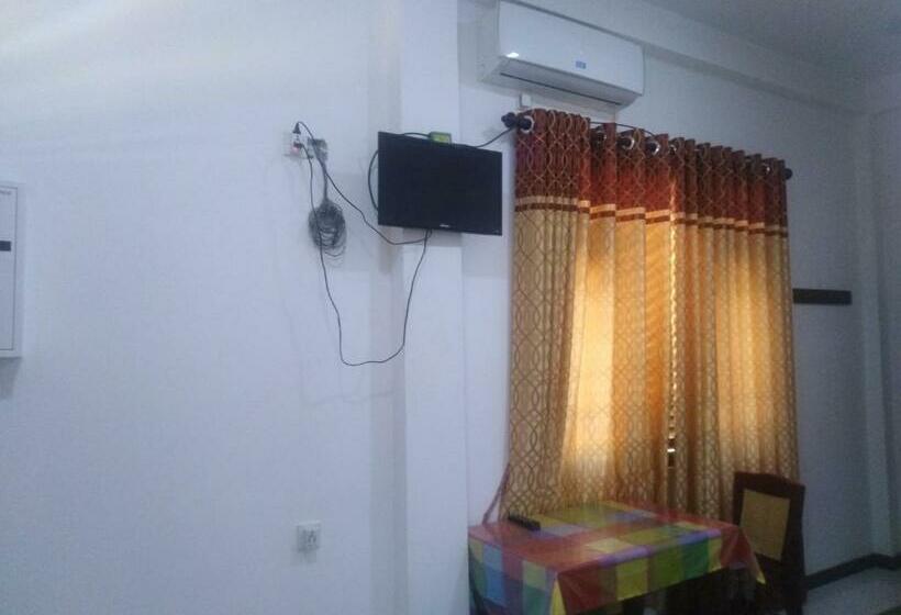 Quarto Triplo Estandar, Quench Inn