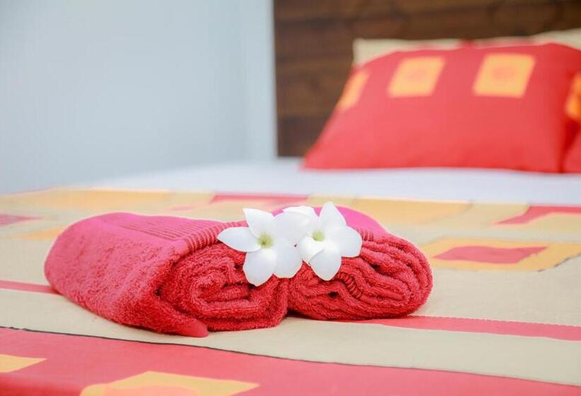 اتاق لوکس, Araliya Lagoon Park Resort