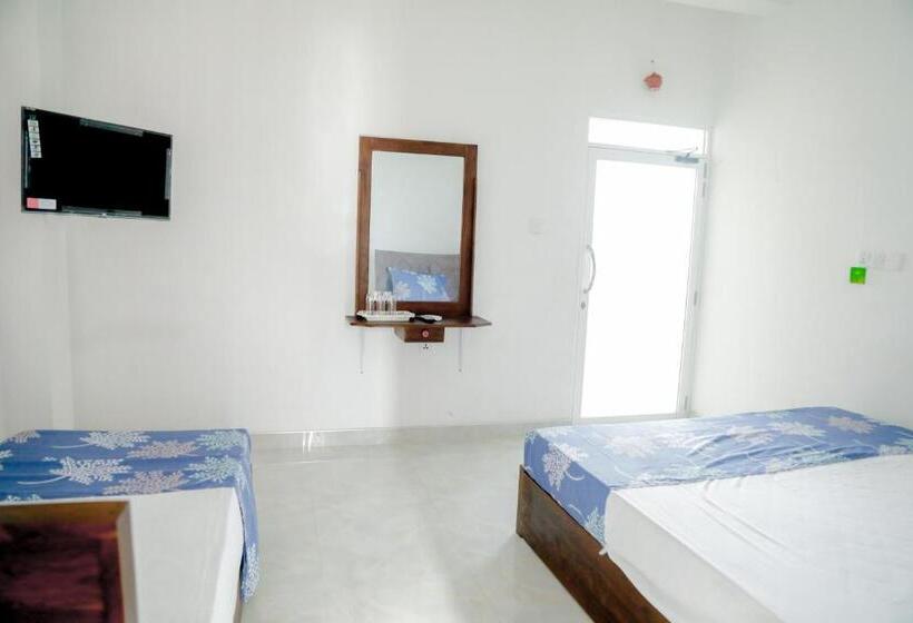 اتاق لوکس خانوادگی, Araliya Lagoon Park Resort