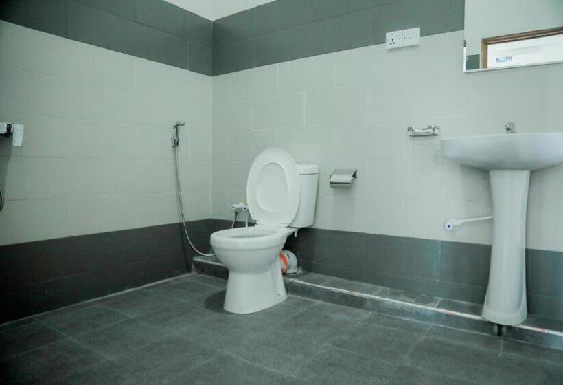 اتاق لوکس خانوادگی, Araliya Lagoon Park Resort