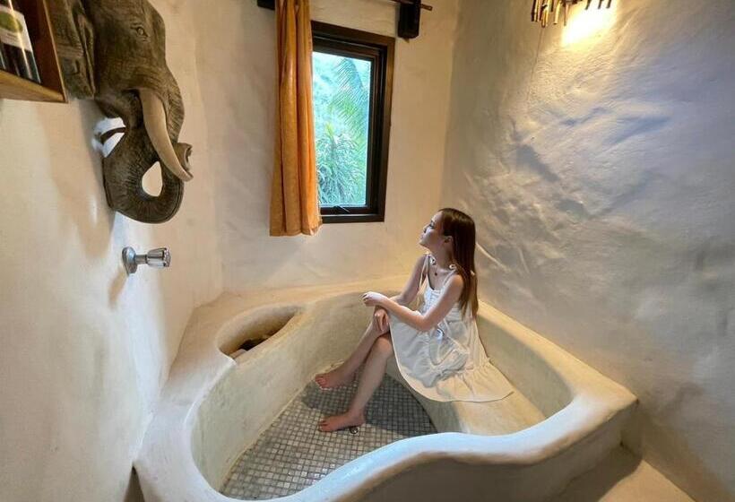 Номер Стандарт Вид на Парк, The Hub Erawan Resort