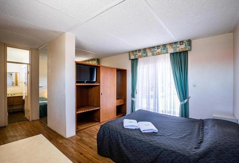 Семейный Номер, Augusta Hotel Motel