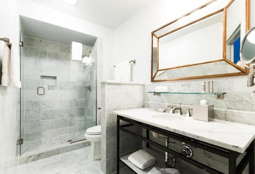 Habitació Premium, Ella