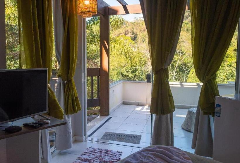 スイート, Bombinhas Guest House