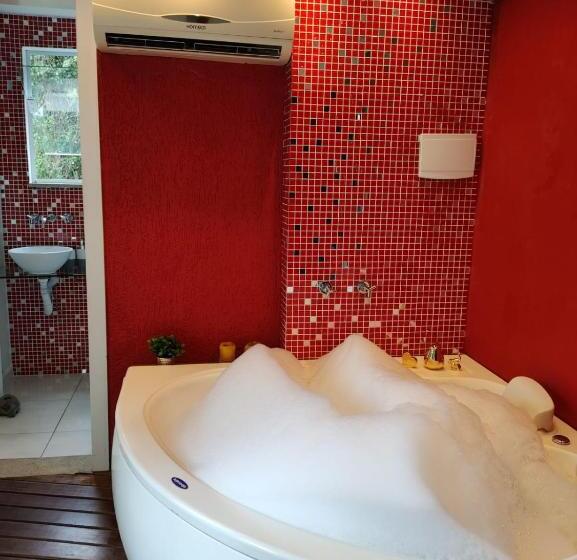 디럭스 자쿠지룸, Bombinhas Guest House