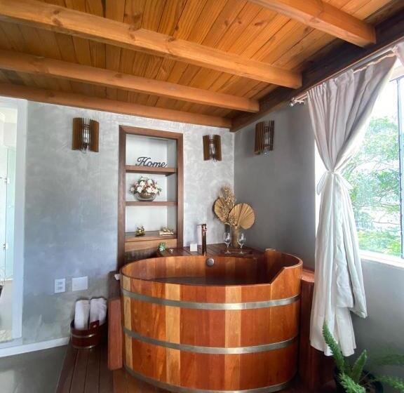 デラックススイート, Bombinhas Guest House