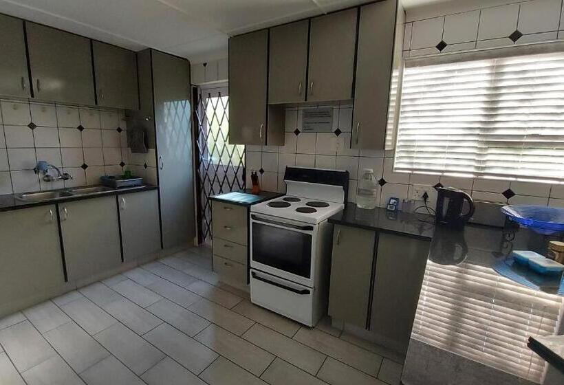 اتاق خانوادگی با چشم‌انداز باغ, Bethel B&b / Selfcatering
