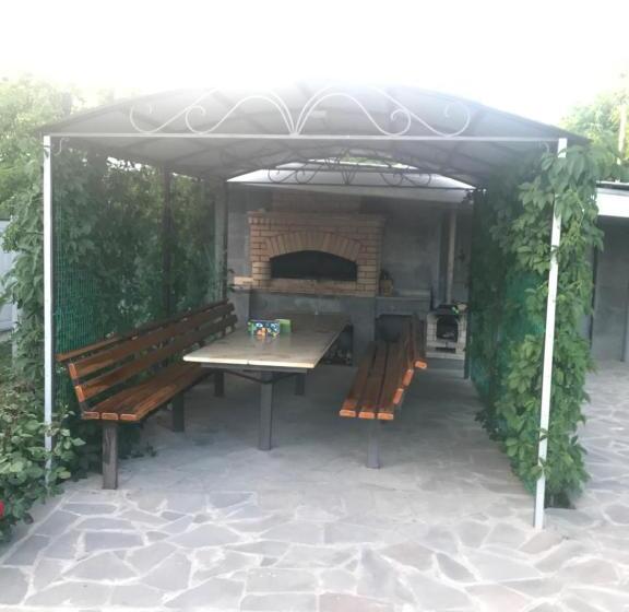 اتاق اکونومی, Guest House Hasmik