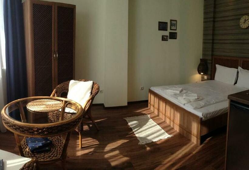 デラックススタジオ, Guest Rooms Maria Luiza