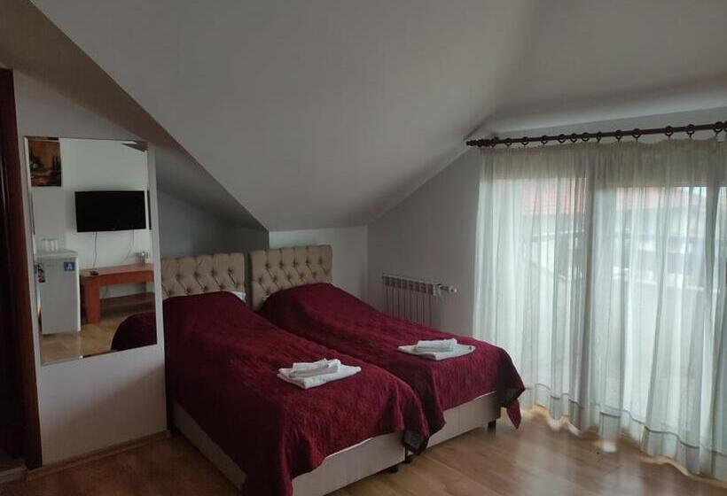 חדר אקונומי, Guest House Ela