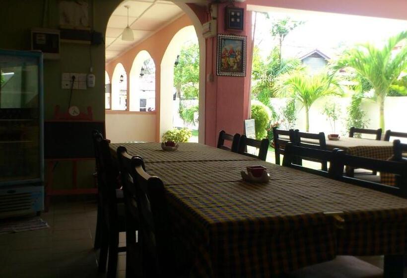 Номер Basic, Ocean View Tourist Guest House At Negombo Beach