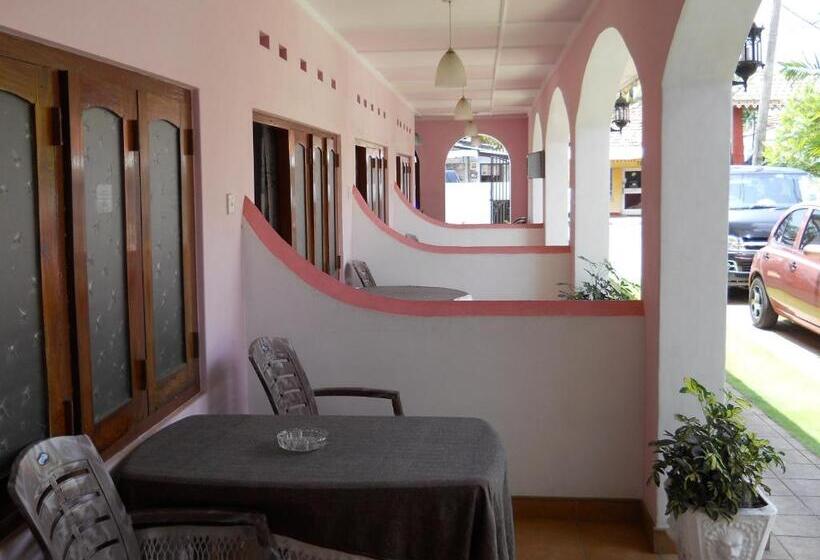 Номер Basic, Ocean View Tourist Guest House At Negombo Beach