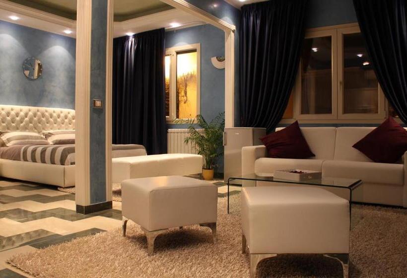 Suite, Central Rooms