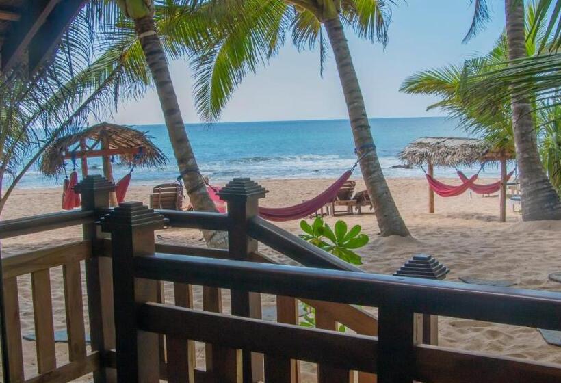 Хижина Deluxe, Ganesh Garden Beach Cabanas