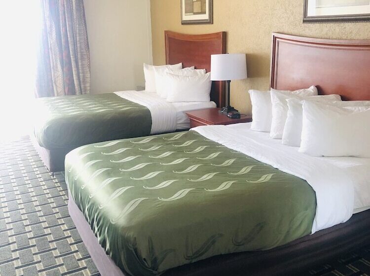 Люкс, Quail Inn & Suites