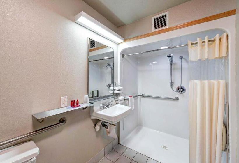 장애인을 위한 스탠다드 룸, Surestay Plus Hotel By Best Western Redding
