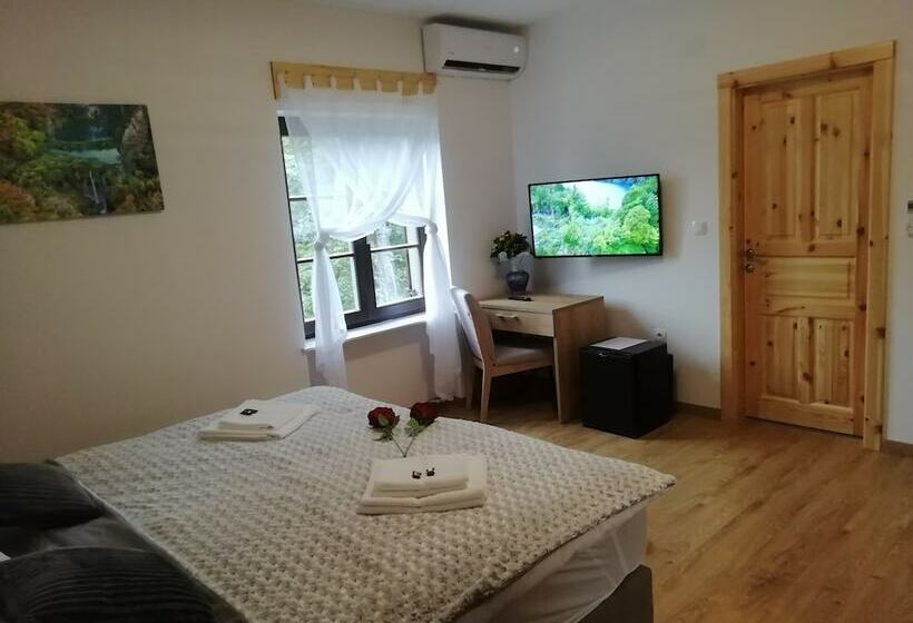 Номер Deluxe, Plitvice Streaming