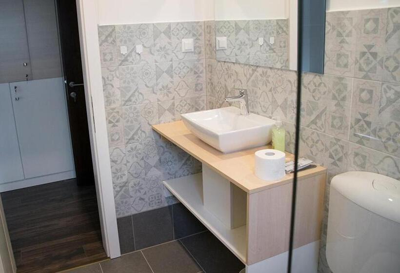 Четырехместный Номер Стандарт, Wine Hill Hostel