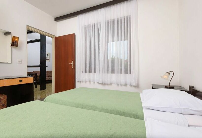 2-Bedroom Classic Apartment, Apartments Medena Budget