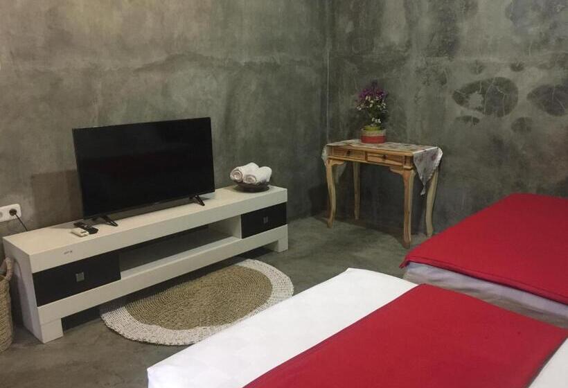Номер Стандарт Трехместный, Watukarung Ristu Homestay