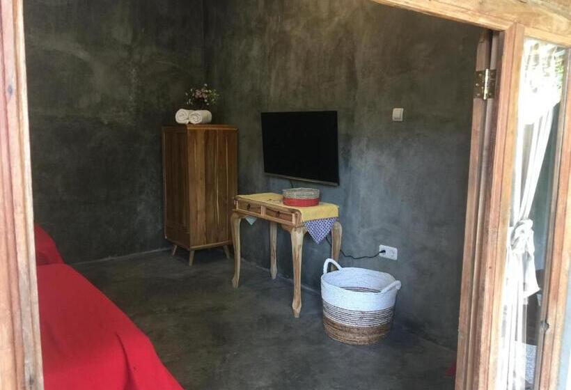 Номер Стандарт Вид на Бассейн, Watukarung Ristu Homestay