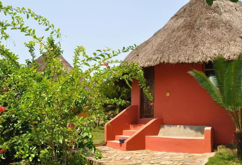 带大床的标准间, Ankobra Beach Resort