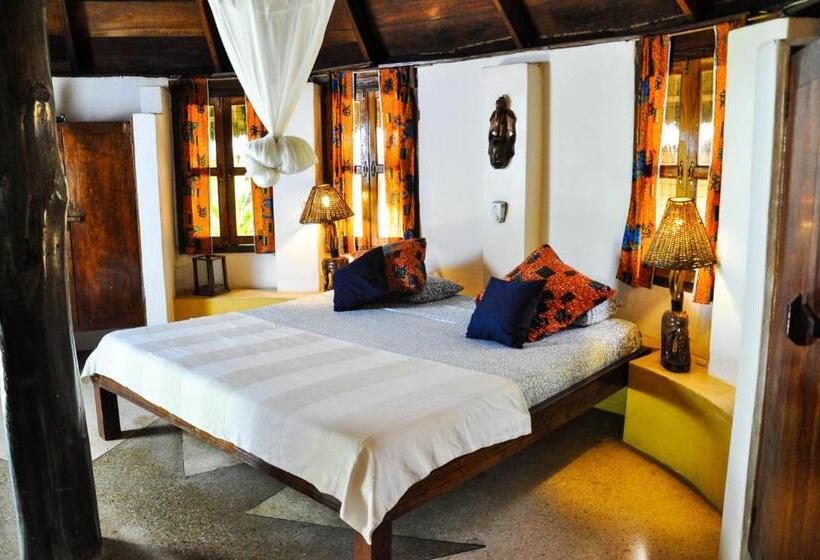 带大床的标准间, Ankobra Beach Resort