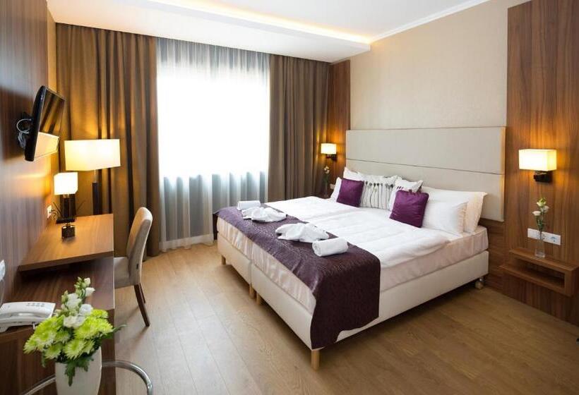 Номер Стандарт Адаптированный для Инвалидов, Outlet Hotel Polgár