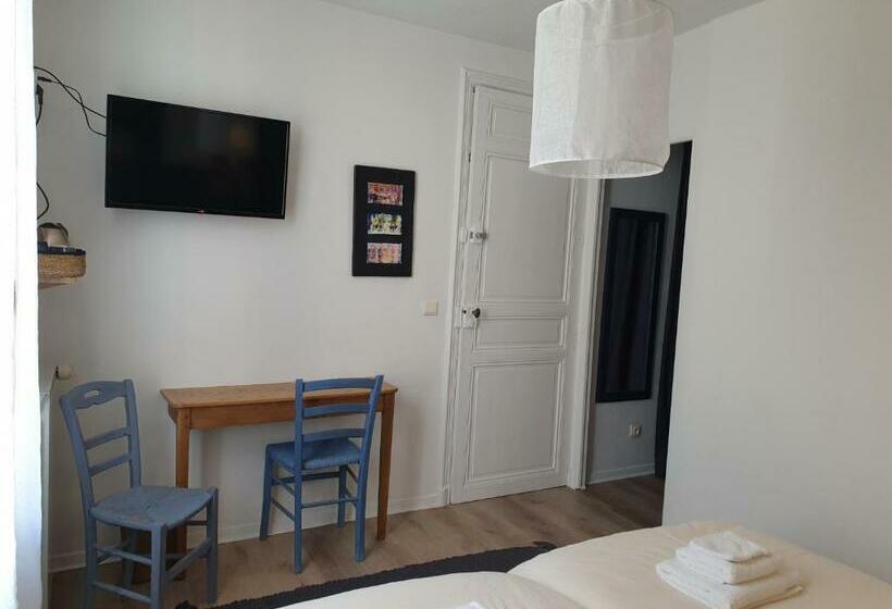Номер Комфорт, Chambres D Hôtes Et Gîtes  L Abri Sous Roche