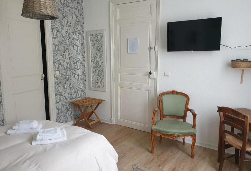 Номер Комфорт, Chambres D Hôtes Et Gîtes  L Abri Sous Roche