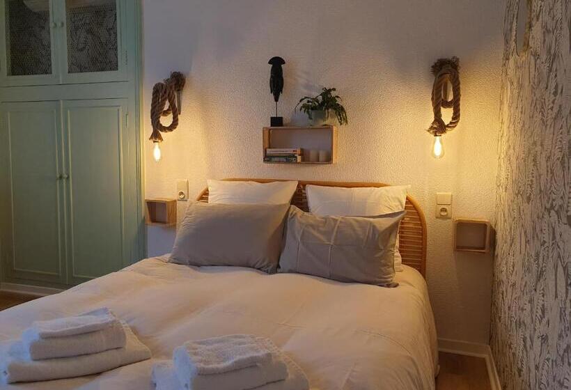 Номер Комфорт, Chambres D Hôtes Et Gîtes  L Abri Sous Roche