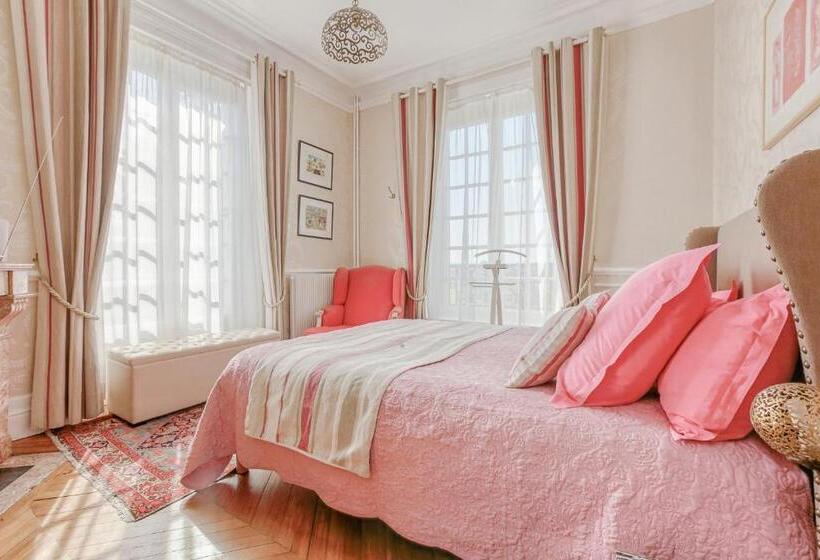 Номер Стандарт Вид на Сад, Chateau D Avesnes  Le Castelet