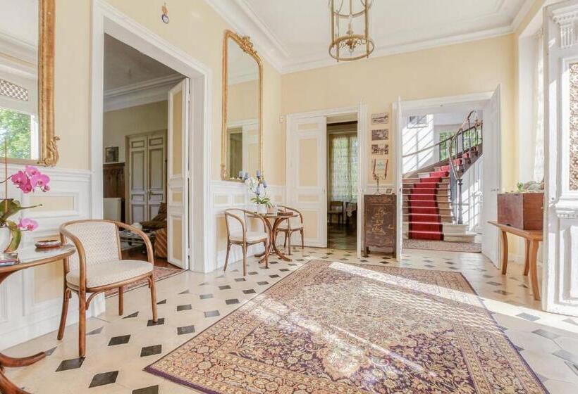 Дом 1 Спальня, Chateau D Avesnes  Le Castelet