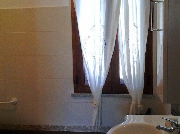 Семейные Апартаменты 3 Спальни, Agriturismo B&b Domo De Resteblas