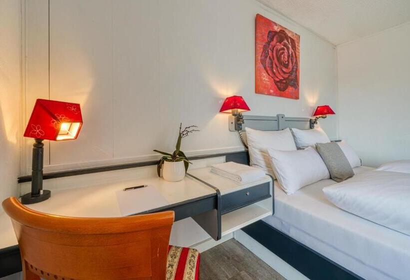 标准单人间, Seeblick Försterhaus
