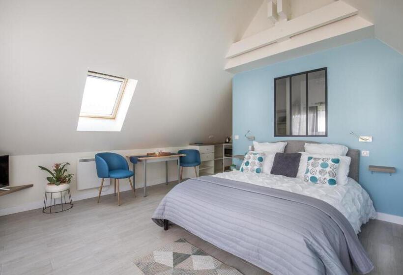 Номер Deluxe с Балконом, Chambre D Hôtes La Bourdonnaise