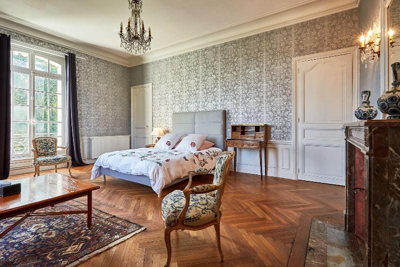 Люкс Комфорт, Chateau Des Monts