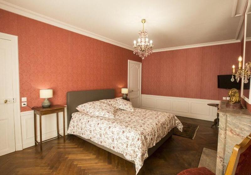 Люкс Комфорт, Chateau Des Monts