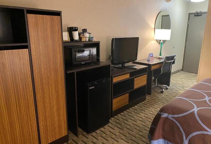 带大床的标准间, Super 8 By Wyndham Lynchburg Va