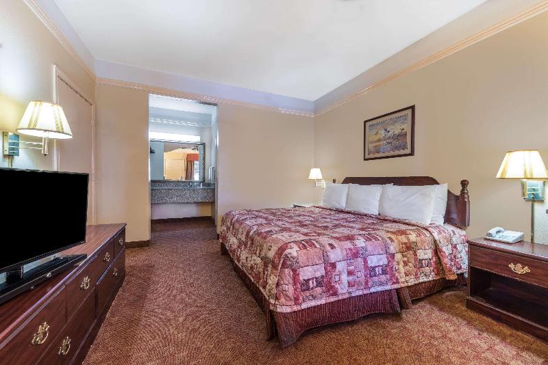 Стандартный Номер Кровать Кинг, Super 8 By Wyndham Greenville