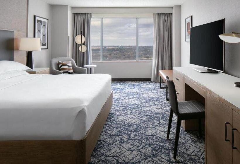 Номер Клуб Кровать Кинг, Sheraton Overland Park Hotel At The Convention Center