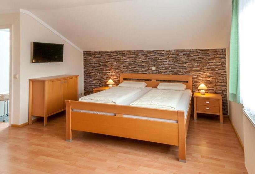 Апартаменты 2 Спальни, Waldpension Schiefling Am See