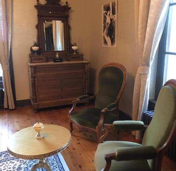 Номер Deluxe Кровать Кинг, Le Petit Château Des Cedres
