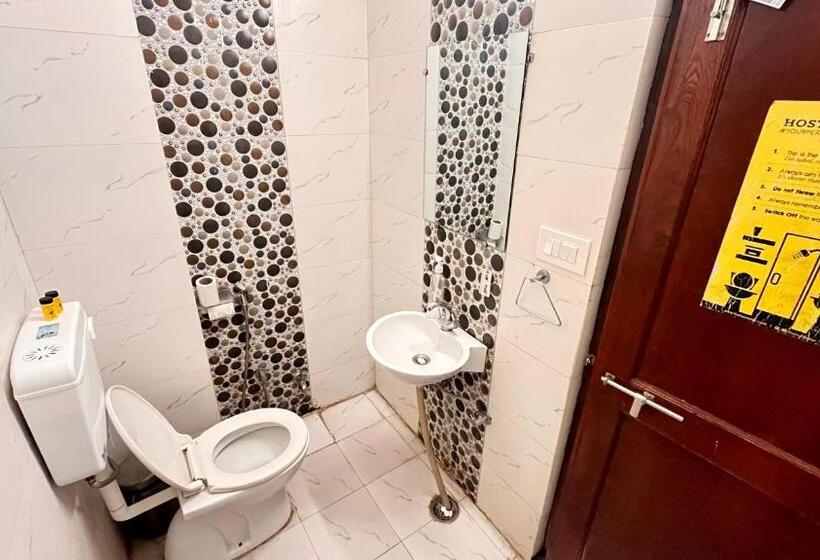חדר דלוקס יחיד, The Hosteller Udaipur