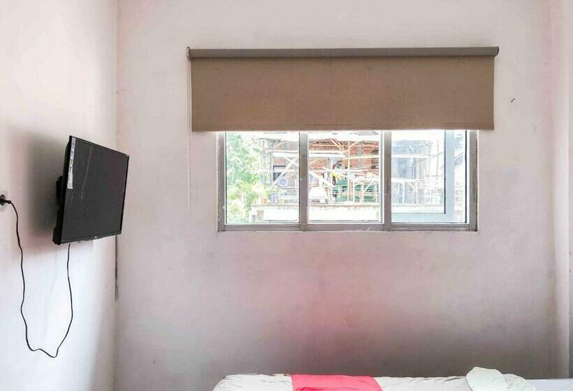 Номер Стандарт, Reddoorz Near Eco Green Park Batu