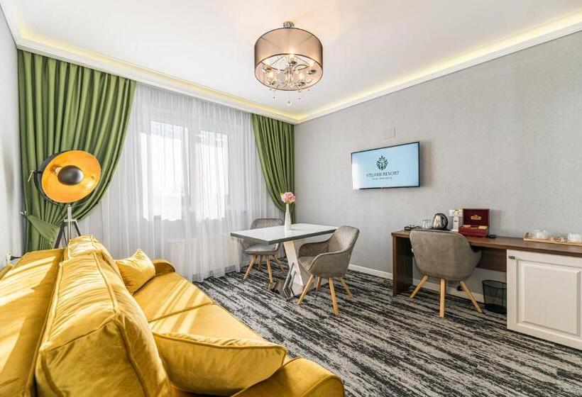 سوییت جونیور, Stejarii Resort