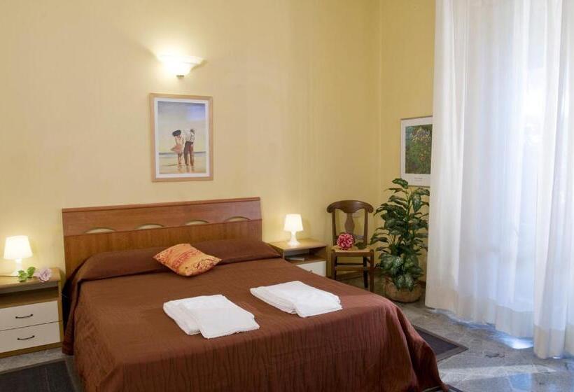 اتاق استاندارد سه نفره, Argentiere Room Apartments