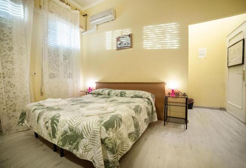 اتاق استاندارد یک نفره, Argentiere Room Apartments