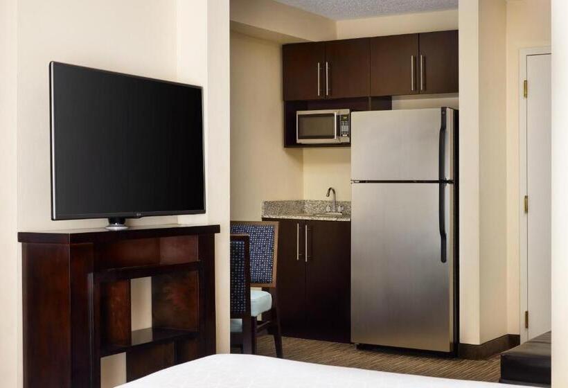 带大床的套房, Holiday Inn Express & Suites Alpharetta, An Ihg